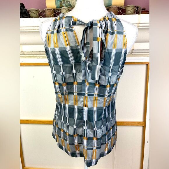 Banana Republic NWT ruffled front Plaid Sleeveless Women's Top great layering - Picture 3 of 10
